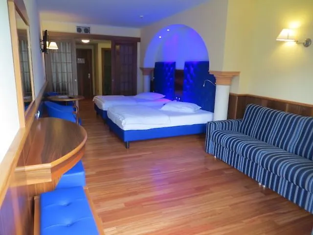 Hotel Alexander Limone sul Garda 4*,